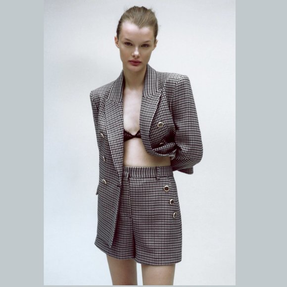 SOLD! ZARA High-Waisted Shorts - Picture 2 of 12